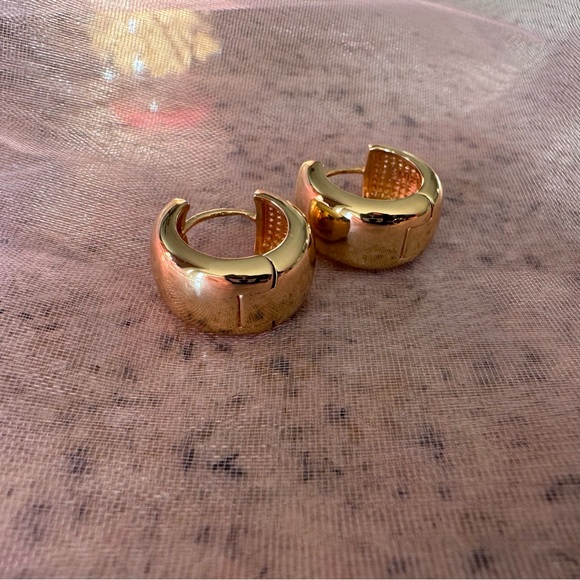 Quince Chunky Gold Hoop Earrings 14k Vermeil - Picture 2 of 12